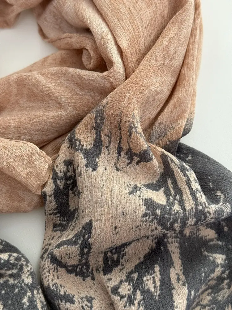 شال نخی چاپی حاشیه دار